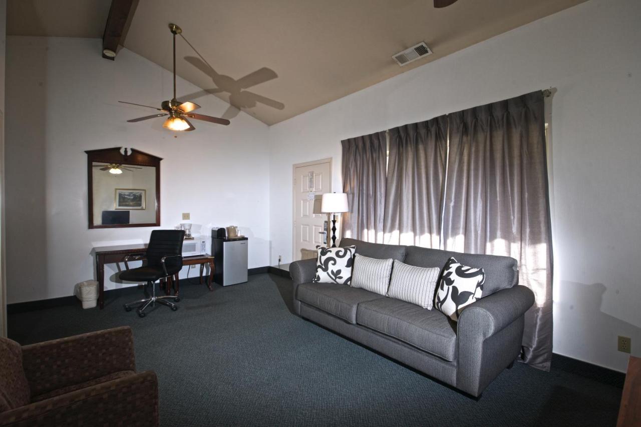 Quality Inn Yosemite Valley Gateway Mariposa Exterior photo
