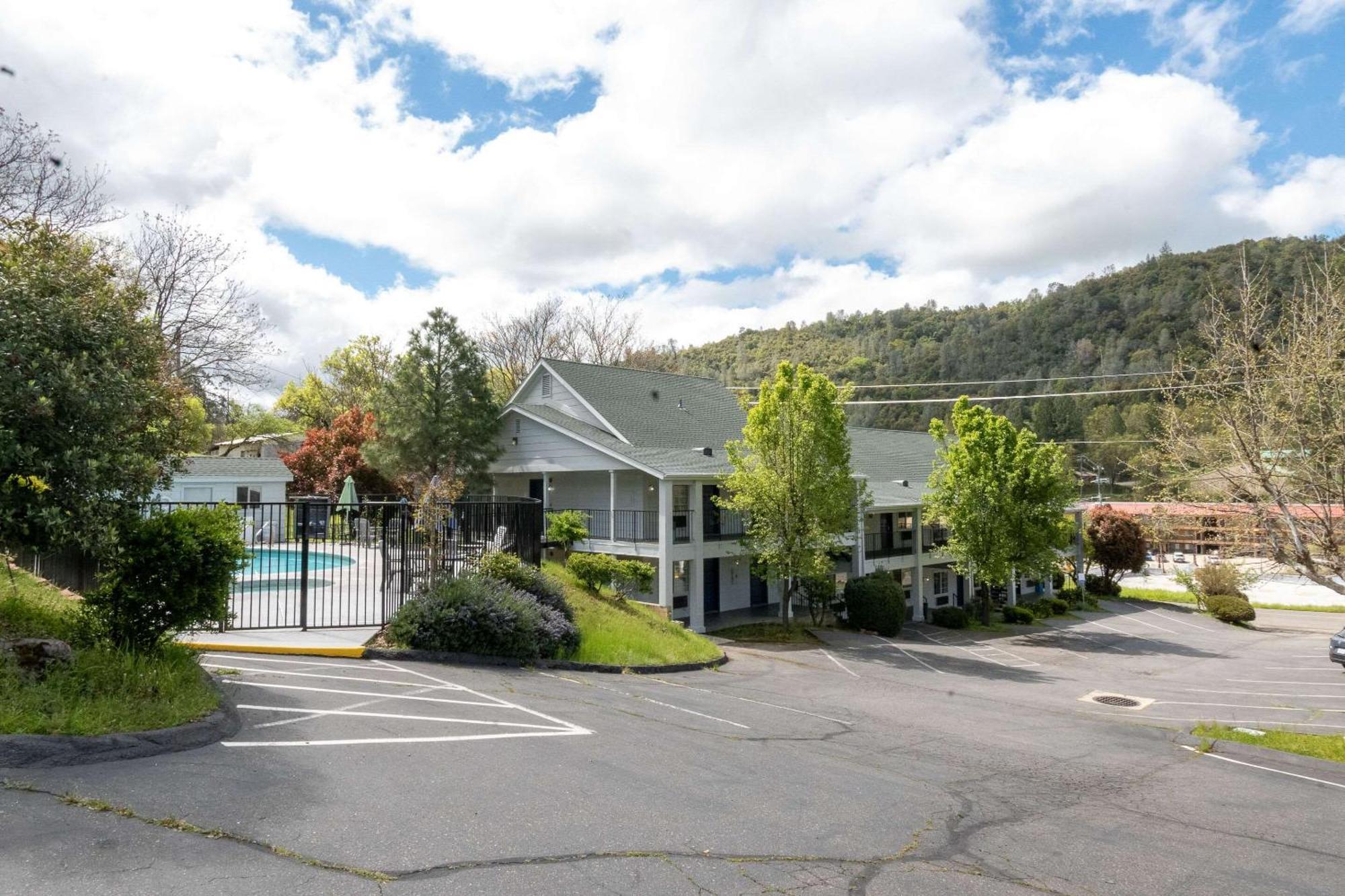 Quality Inn Yosemite Valley Gateway Mariposa Exterior photo